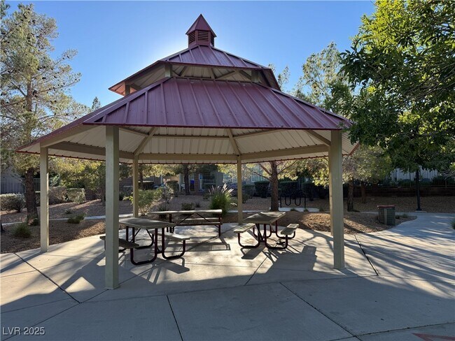 Building Photo - 9501 Ironsend St