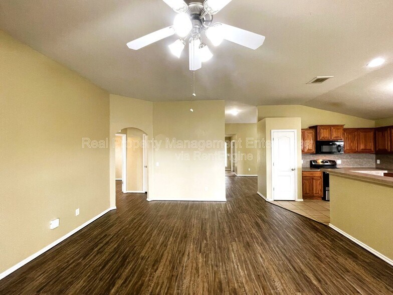 Building Photo - 18212 Viento Dr