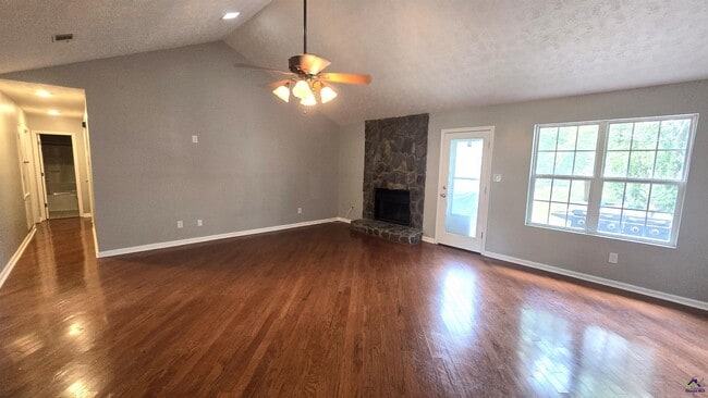 Building Photo - 102 Buckskin Dr