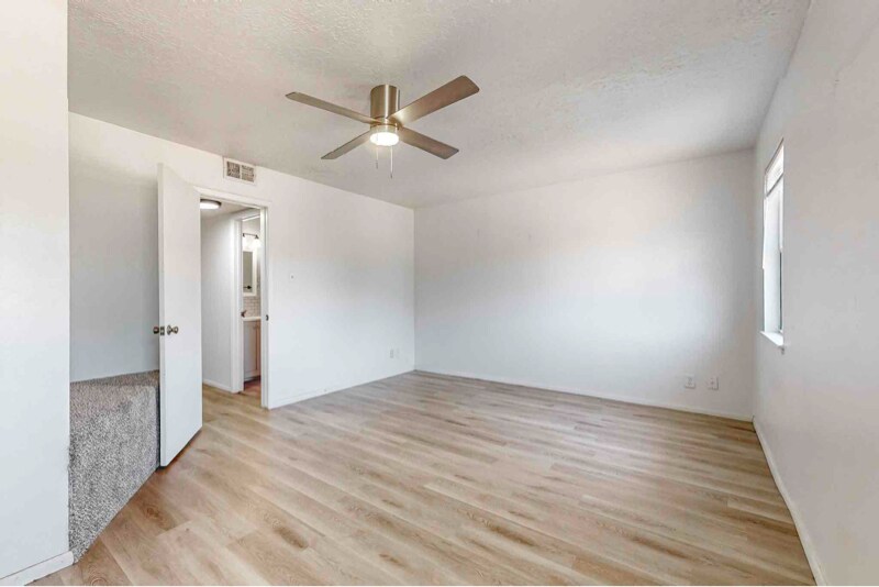 Building Photo - 621 Grecian Ln NW