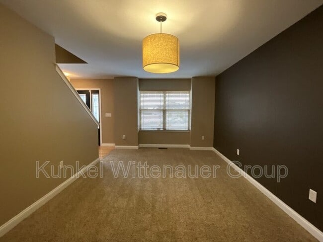 Building Photo - 2711 London Ln