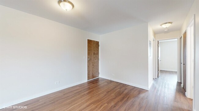 Building Photo - 29W542 Country Ridge Dr