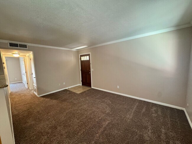 Building Photo - Cozy Upstairs Unit in Alpine 2bed/1bath