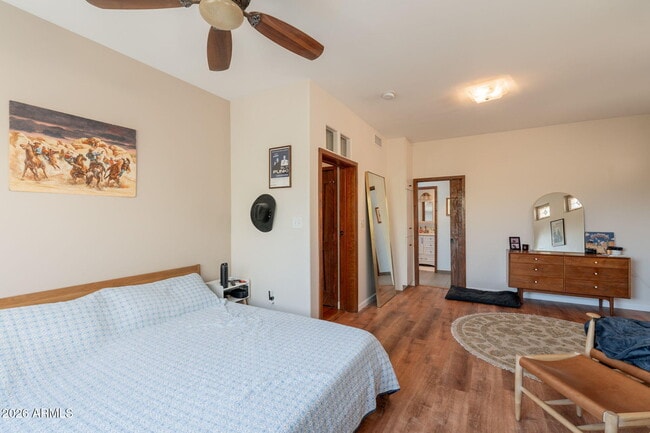 Building Photo - 1902 E Cortez St