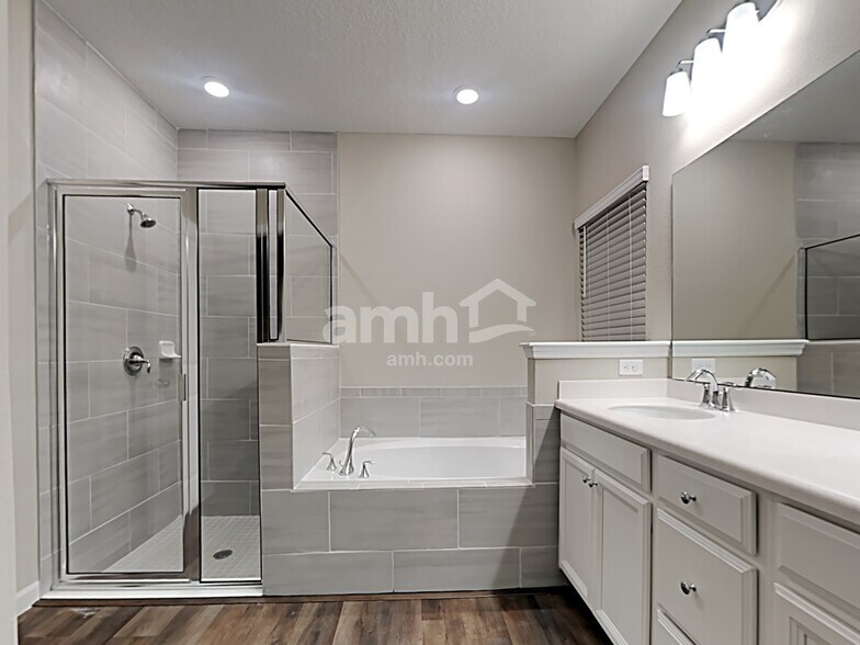 Building Photo - 60 Hemlock Point