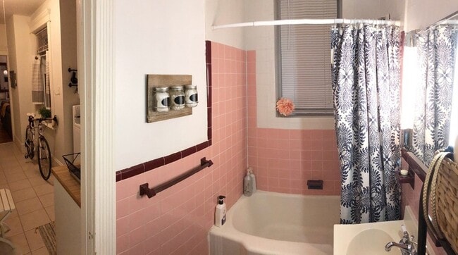 Building Photo - 15 Parkman St