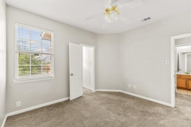 Building Photo - 15920 Alvarado Dr
