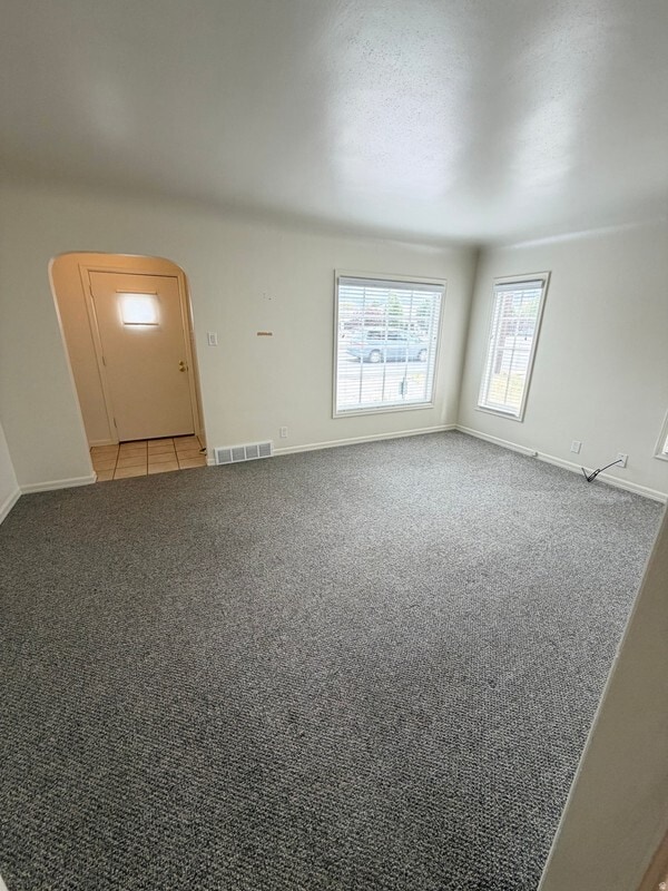 Building Photo - 4910 S 900 E