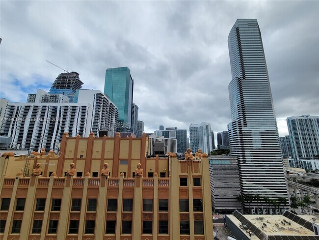 Building Photo - 151 SE 1st St