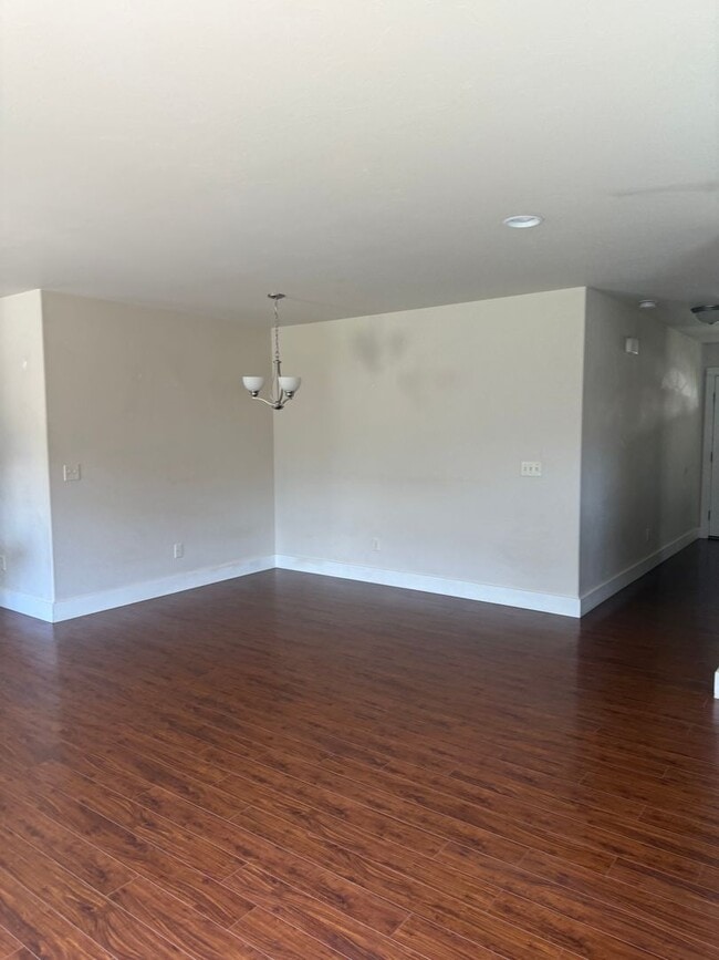 Building Photo - 1857 Buckrake Ave