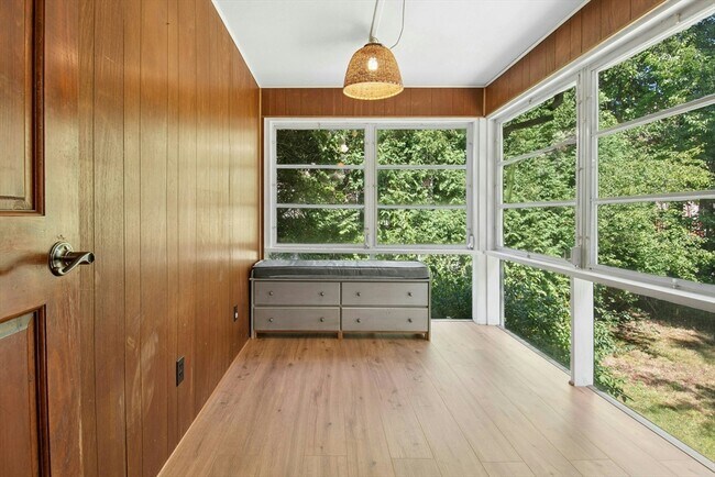 Building Photo - 70 Botsford Rd