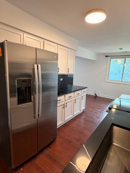 Building Photo - 2600 Brookwood Way Dr