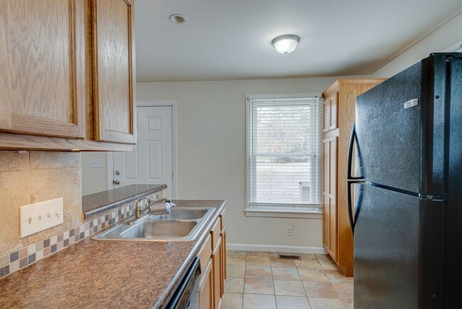 Building Photo - 3bed 2bath West End Home