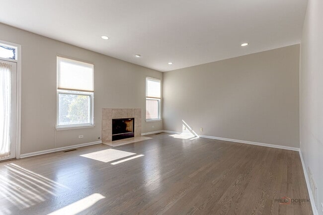 Building Photo - 4225 Henry Way