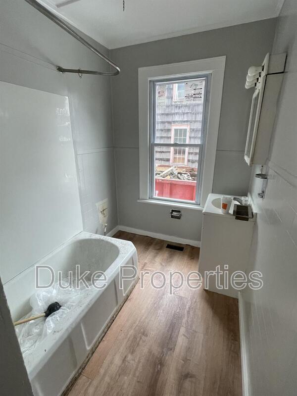 Building Photo - 5 Sheridan St