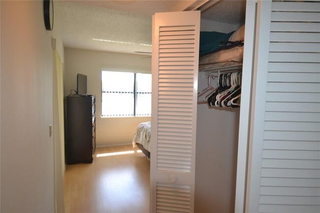 Building Photo - 336 Woodlake Wynde