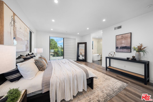 Building Photo - 5812 Willis Ave