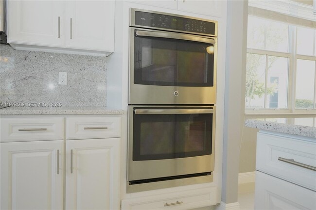 Building Photo - 9701 Blue Isle Bay