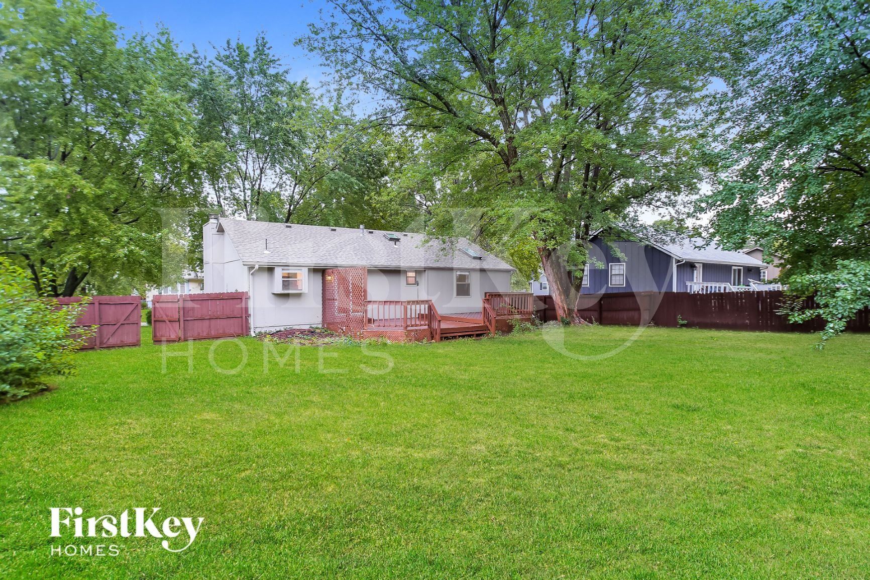 Building Photo - 3201 SE 6th Ct