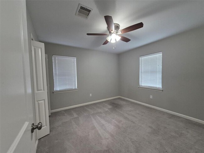 Building Photo - 10506 Chatterton Dr