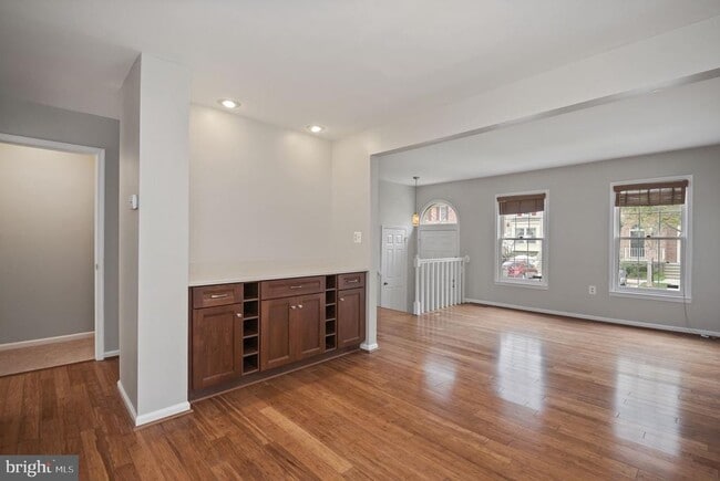 Building Photo - 10500 Grove Ridge Pl