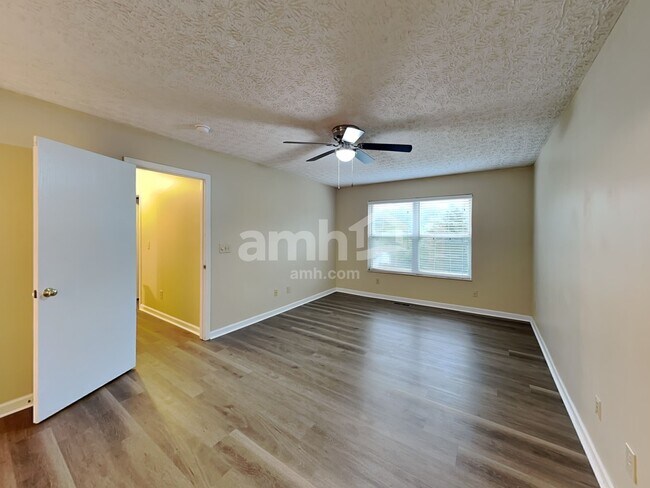 Building Photo - 7366 Murrayfield Dr