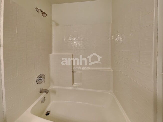 Building Photo - 148 Danesway Dr