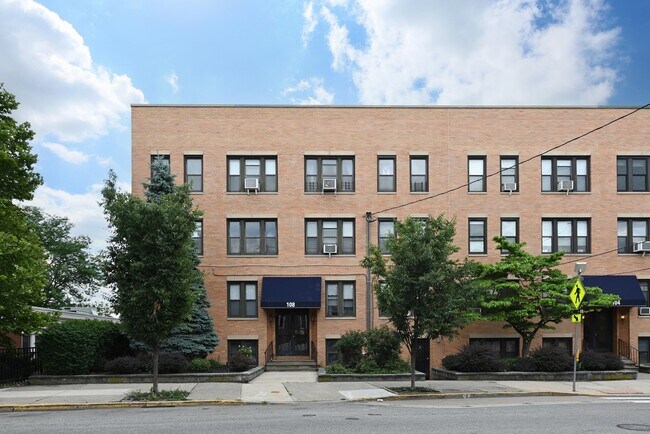 Building Photo - 108 Palisade Ave