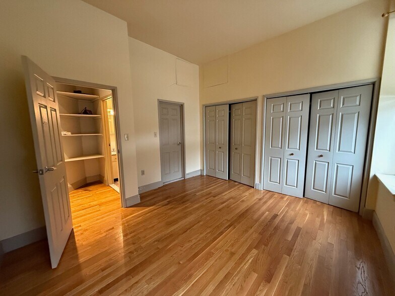 Building Photo - 42 Worcester Sq