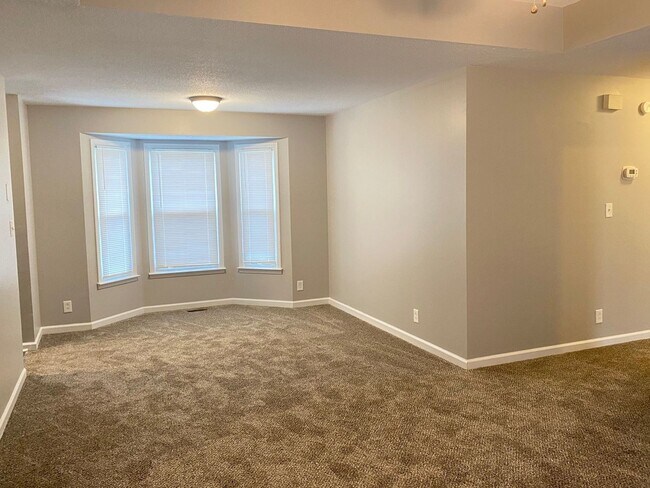 Building Photo - Newly Remodeled! 3Bdr/2Ba Home