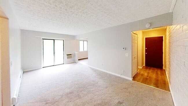 Building Photo - 17 Stenwick Dr