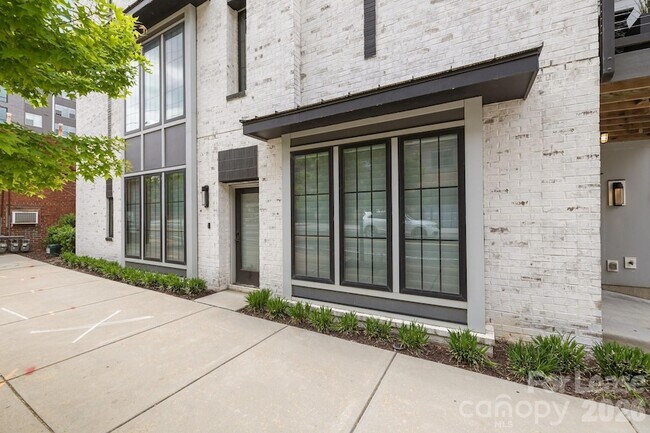 Building Photo - 1207 Minter Pl