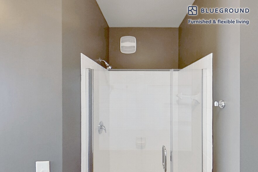 Building Photo - 445 Artisan Way