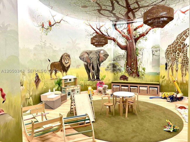 Building Photo - 15901 Collins Ave