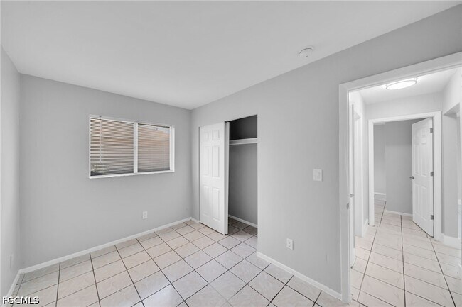 Building Photo - 15 SE 24th Ave