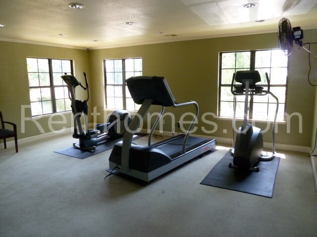 Building Photo - Rancho Bernardo, 14912 Avenida Venusto #6 - Brand New Carpet! Granite Counters, Comm Pool, Spa, T...