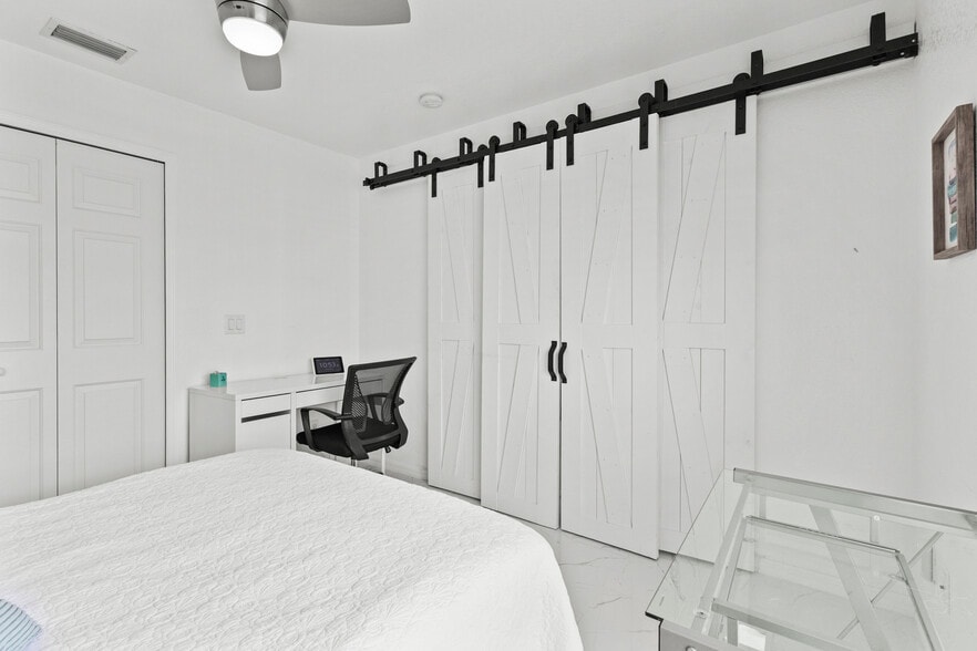 Building Photo - 3620 Candia Ave