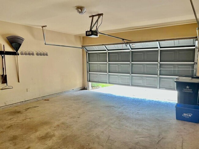 Building Photo - 25106 Hazel Ranch Dr