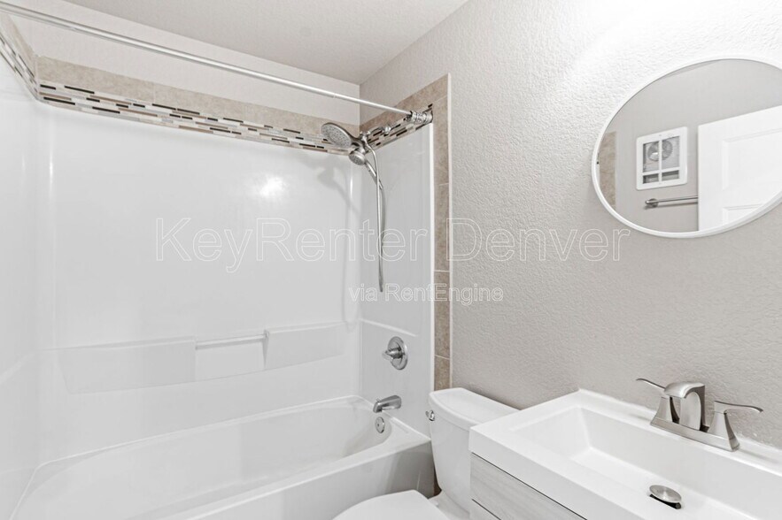 Building Photo - 6405 W Jefferson Pl