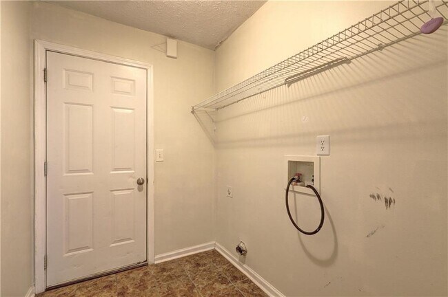 Building Photo - 1553 Ravens Run