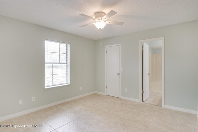 Building Photo - 1198 Altamira St NW