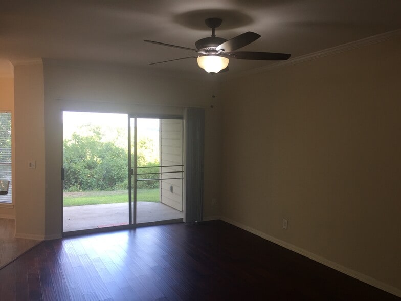 Building Photo - 6000 Shepherd Mountain Cove