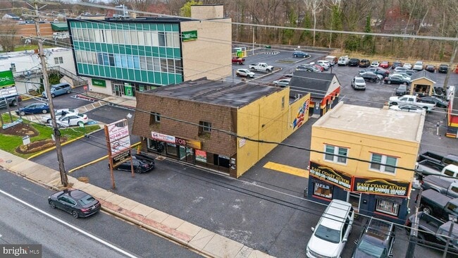 Building Photo - 807 Eastern Blvd