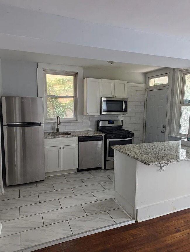 Building Photo - Available 8/7/26 – Charming 3 Bedroom Home in Brookline | $1,650/Month