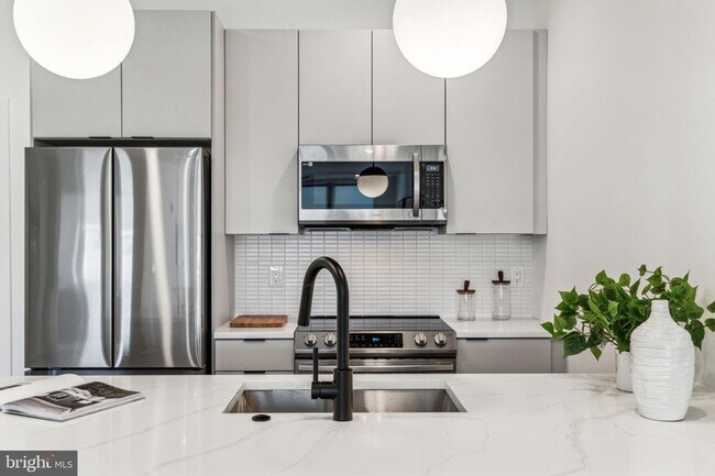 Building Photo - 139 W Chelten Ave