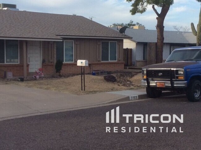 Primary Photo - 2153 E Claire Dr
