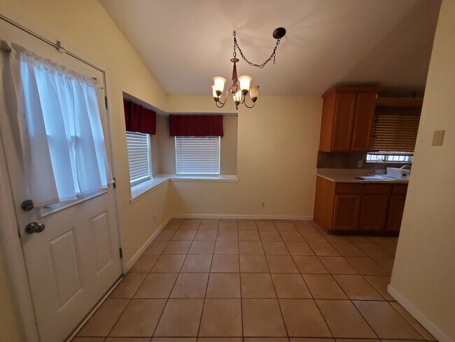 Building Photo - Eastside home for rent