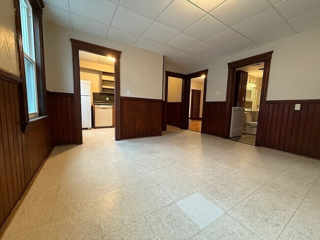 Building Photo - 38 Ames St