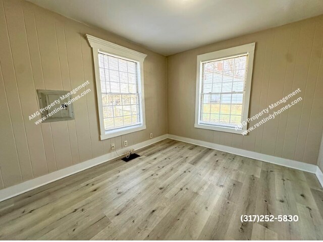 Building Photo - CENTER TOWNSHIP! **** SECTION 8 ****
