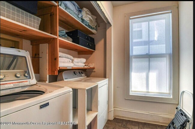 Building Photo - 121 Mt Hermon Way